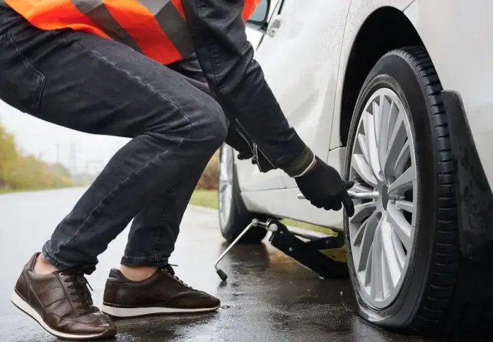Jak zamocować koło zapasowe? Bezpieczne sposoby i porady