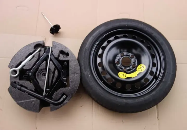 Gdzie jest koło zapasowe Ford S-Max? Lokalizacja MK1 i MK2