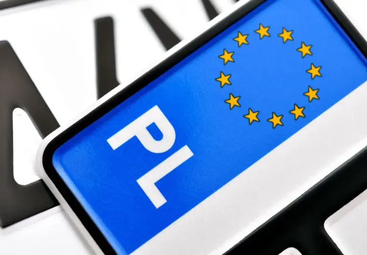 Ile kosztuje rejestracja samochodu 2025? Sprawdź kluczowe opłaty