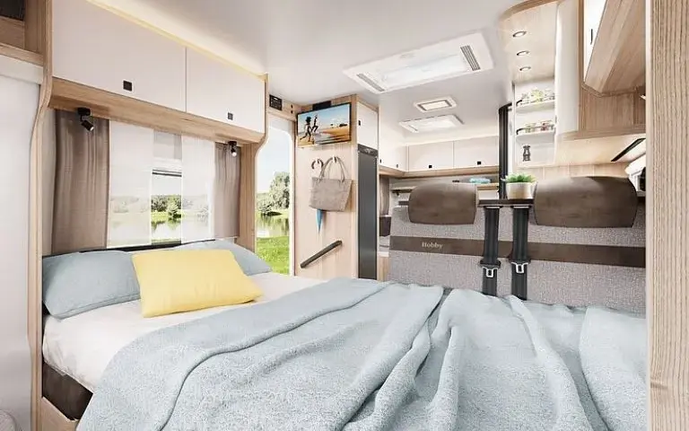 Jak wygląda kamper w środku? Zobacz mobilny dom na kołach!