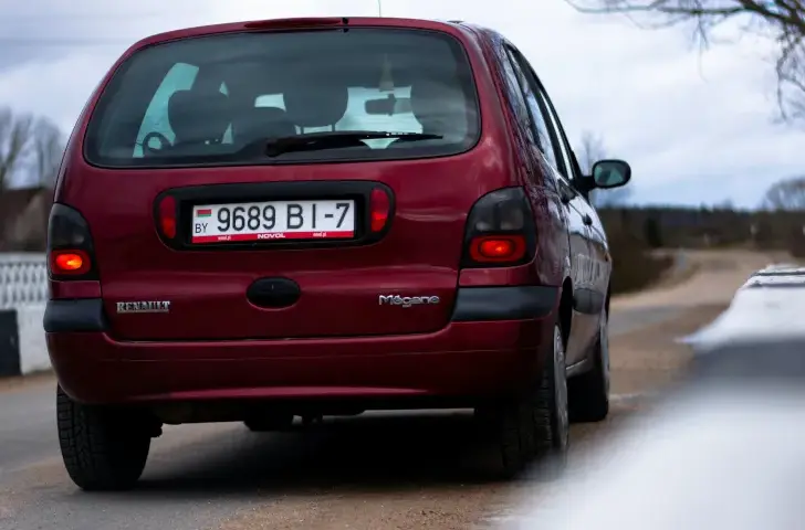 Pierwsze auto do 10 tys. zł: Ranking, porady i czego unikać