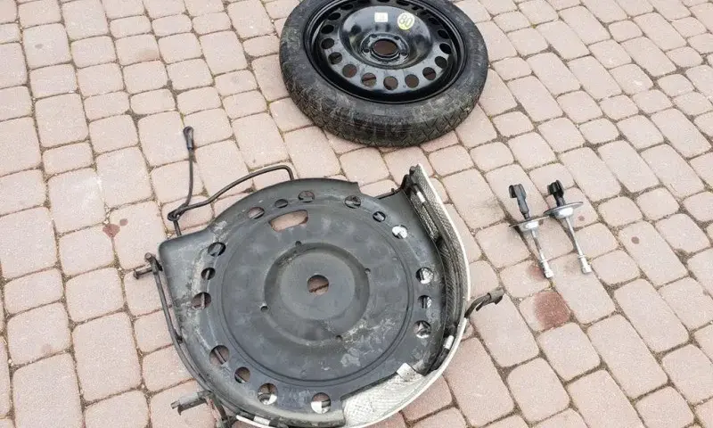 Opel Zafira C: Gdzie koło zapasowe? Sprawdź lokalizację i alternatywy