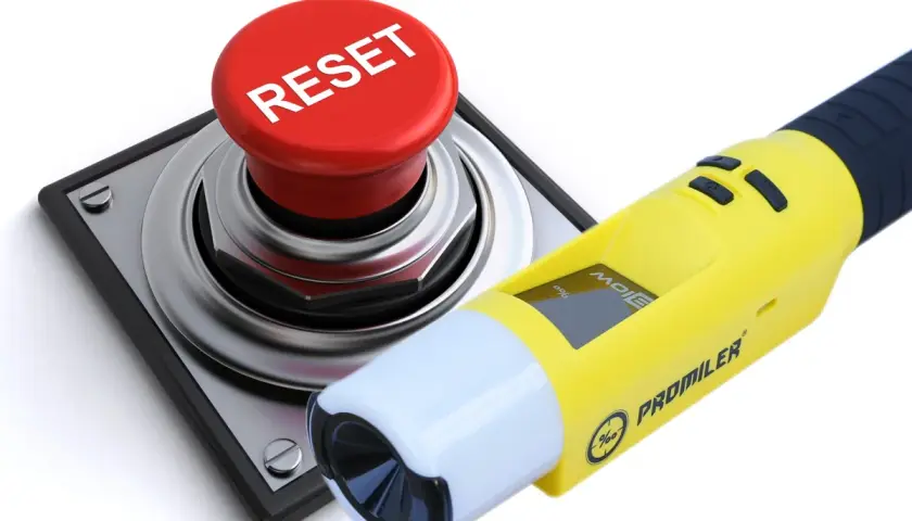 Alkomat błąd? Zrozum CAL, FLO i reset. Sprawdź, co musisz wiedzieć!