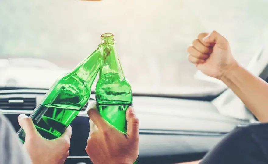 Ile alkoholu można wypić przed jazdą? Polskie limity i ryzyko
