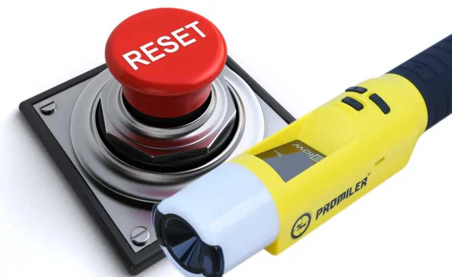 Alkomat błąd? Zrozum CAL, FLO i reset. Sprawdź, co musisz wiedzieć!