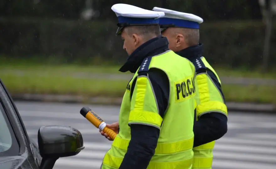 Odmowa badania alkomatem w pracy: Prawa pracownika i konsekwencje