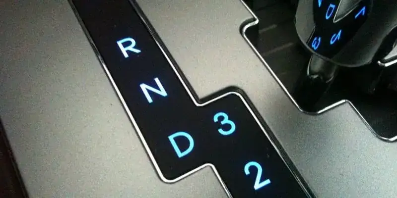 pozycje lewarka skrzyni automatycznej P R N D